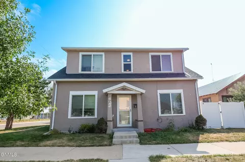 Exterior - 422 4th Ave E, Williston, ND 58801 photo 2 of 3