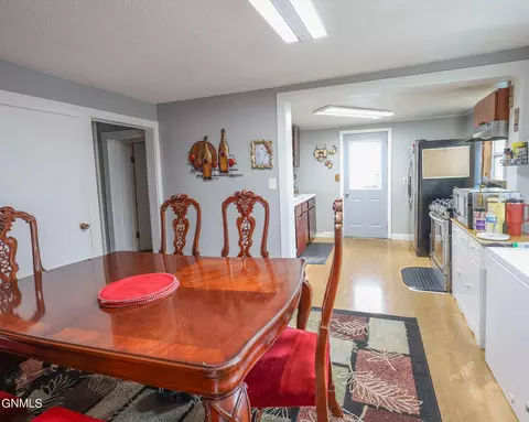Dining - 422 4th Ave E, Williston, ND 58801 photo 1 of 2