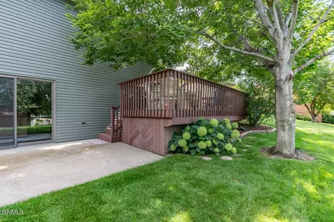 2628 Stevens St, Bismarck, ND 58503 photo 2