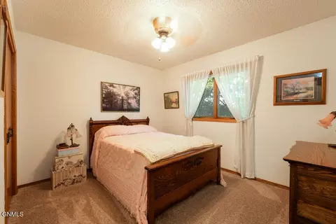 2628 Stevens St, Bismarck, ND 58503 photo 21