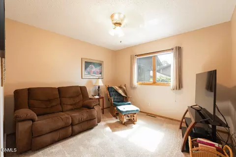 2628 Stevens St, Bismarck, ND 58503 photo 20
