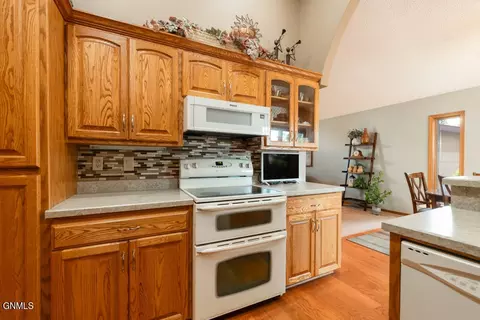 2628 Stevens St, Bismarck, ND 58503 photo 18