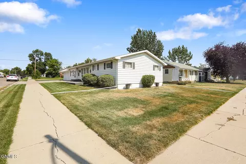 402 12th Ave W, Williston, ND 58801 photo 5