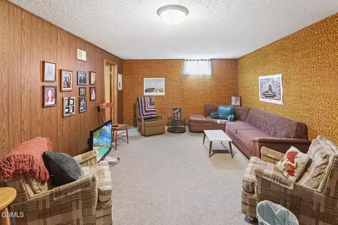 402 12th Ave W, Williston, ND 58801 photo 23