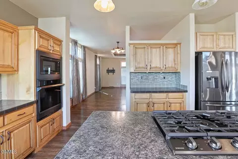 5342 Martinez Loop NW, Williston, ND 58801 photo 29