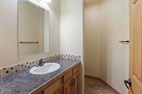5342 Martinez Loop NW, Williston, ND 58801 photo 40