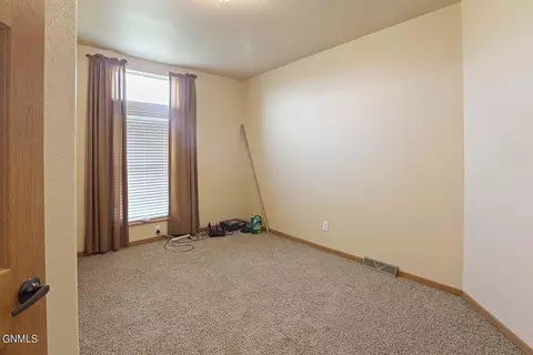 5342 Martinez Loop NW, Williston, ND 58801 photo 32