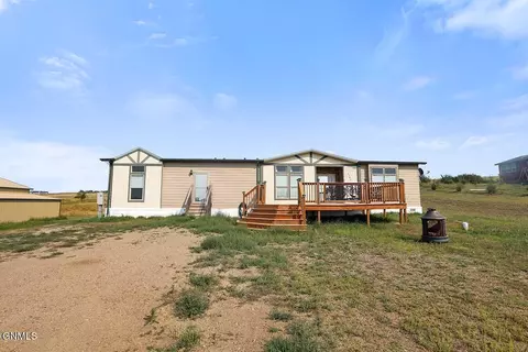 5342 Martinez Loop NW, Williston, ND 58801 photo 2