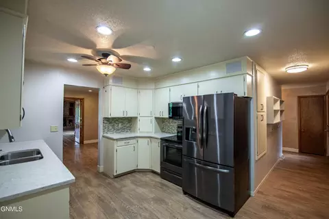 Kitchen - 220 Redstone Dr, Bismarck, ND 58503 photo 1 of 2