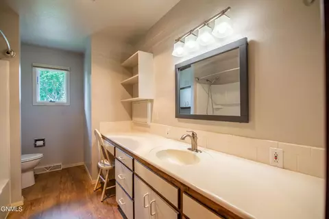 Bath - 220 Redstone Dr, Bismarck, ND 58503 photo 1 of 2