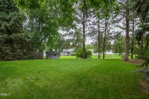 Exterior - 220 Redstone Dr, Bismarck, ND 58503 photo 6 of 7