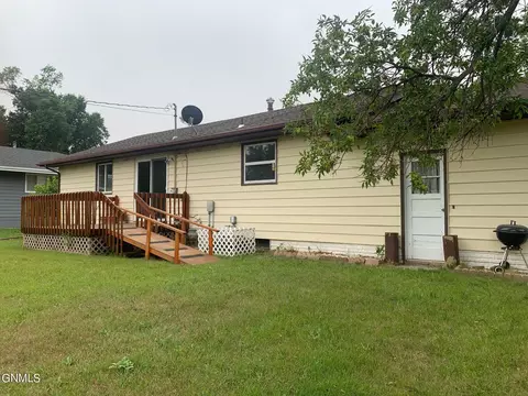 303 Kundert St, Turtle Lake, ND 58575 photo 33