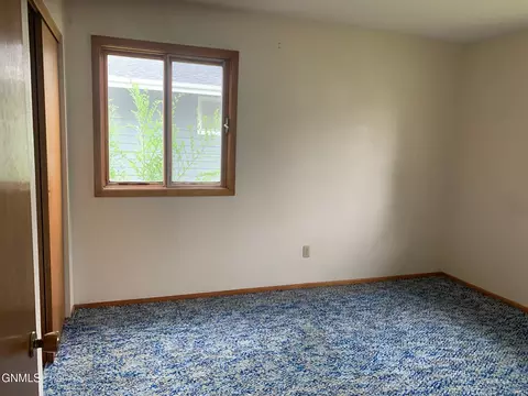 303 Kundert St, Turtle Lake, ND 58575 photo 18
