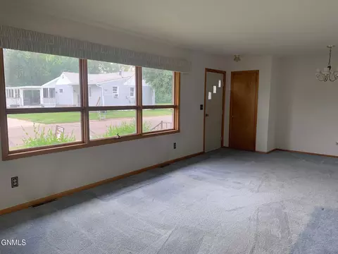 303 Kundert St, Turtle Lake, ND 58575 photo 5