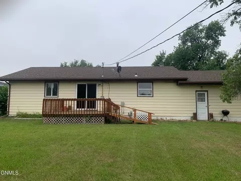 303 Kundert St, Turtle Lake, ND 58575 photo 2