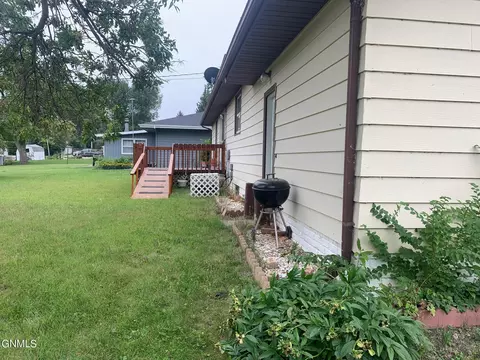 303 Kundert St, Turtle Lake, ND 58575 photo 35