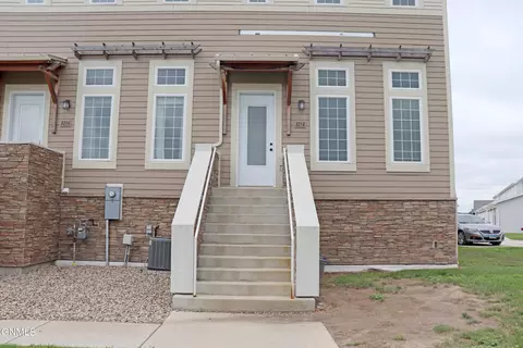 Exterior - 3216 Kenner Lp, Bismarck, ND 58504 photo 2 of 2
