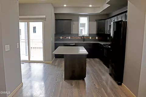 Kitchen - 3216 Kenner Lp, Bismarck, ND 58504 photo 2 of 6