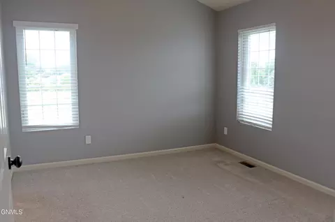 Bedroom - 3216 Kenner Lp, Bismarck, ND 58504 photo 2 of 10