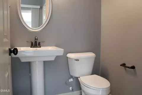 Bath - 3216 Kenner Lp, Bismarck, ND 58504 photo 2 of 6