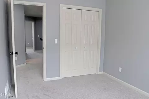 Bedroom - 3216 Kenner Lp, Bismarck, ND 58504 photo 9 of 10
