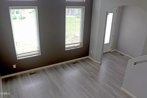 Living - 3216 Kenner Lp, Bismarck, ND 58504 photo 5 of 5