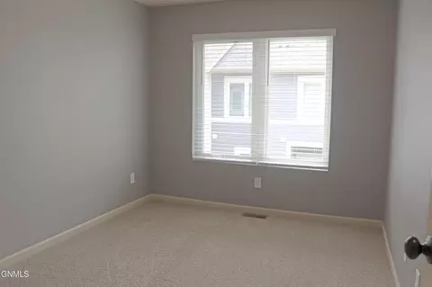 Bedroom - 3216 Kenner Lp, Bismarck, ND 58504 photo 7 of 10