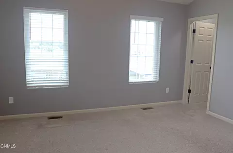 Bedroom - 3216 Kenner Lp, Bismarck, ND 58504 photo 5 of 10