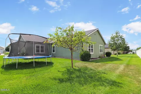 717 40th St E, Williston, ND 58801 photo 4
