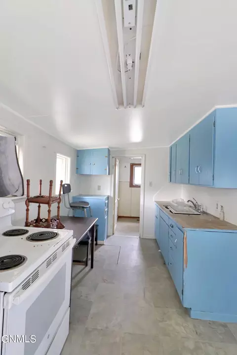 Kitchen - 929 Main St, Williston, ND 58801 photo 1 of 2
