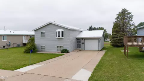 308 8th St S, New Salem, ND 58563