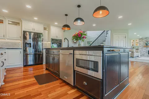Kitchen - 1283 Eagle Crest Loop, Bismarck, ND 58503 photo 8 of 11