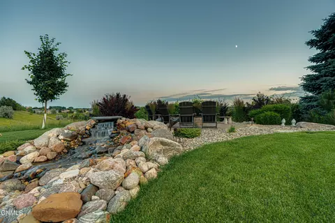 Exterior - 1283 Eagle Crest Loop, Bismarck, ND 58503 photo 38 of 44