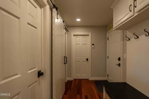 Entry Way - 1283 Eagle Crest Loop, Bismarck, ND 58503 photo 5 of 11