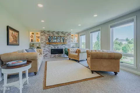 Living - 1283 Eagle Crest Loop, Bismarck, ND 58503 photo 1 of 3