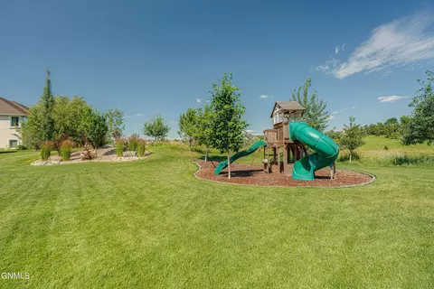 Exterior - 1283 Eagle Crest Loop, Bismarck, ND 58503 photo 15 of 44