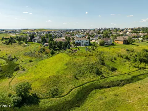 View/Area - 1283 Eagle Crest Loop, Bismarck, ND 58503 photo 18 of 19