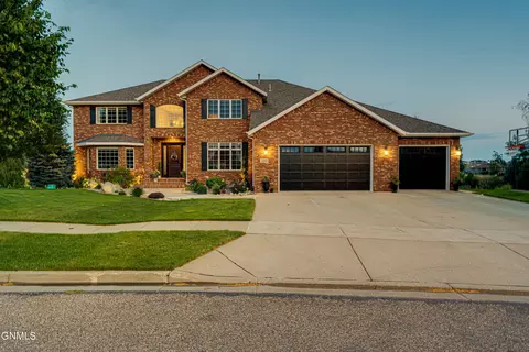 Exterior - 1283 Eagle Crest Loop, Bismarck, ND 58503 photo 2 of 44