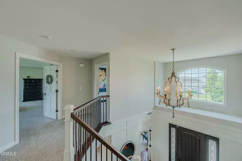 Entry Way - 1283 Eagle Crest Loop, Bismarck, ND 58503 photo 9 of 11