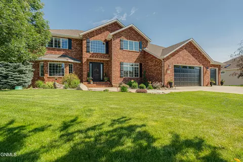 Exterior - 1283 Eagle Crest Loop, Bismarck, ND 58503 photo 31 of 44