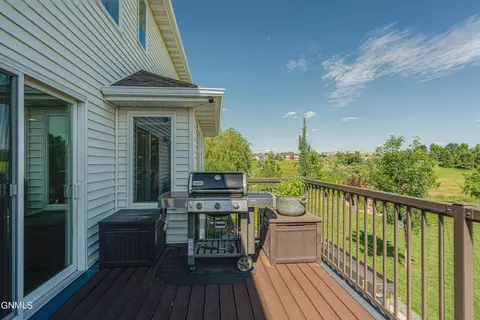 Exterior - 1283 Eagle Crest Loop, Bismarck, ND 58503 photo 27 of 44