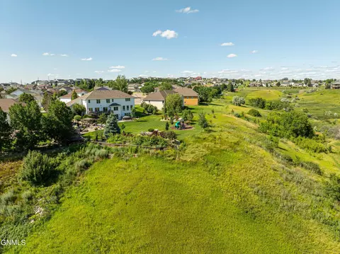View/Area - 1283 Eagle Crest Loop, Bismarck, ND 58503 photo 2 of 19
