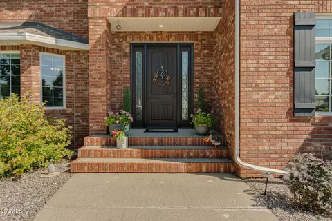 Entry Way - 1283 Eagle Crest Loop, Bismarck, ND 58503 photo 11 of 11