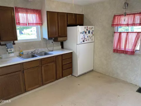 Kitchen - 404 14th St S, Bismarck, ND 58504 photo 2 of 2