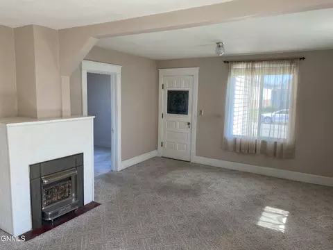 Living - 404 14th St S, Bismarck, ND 58504 photo 2 of 3