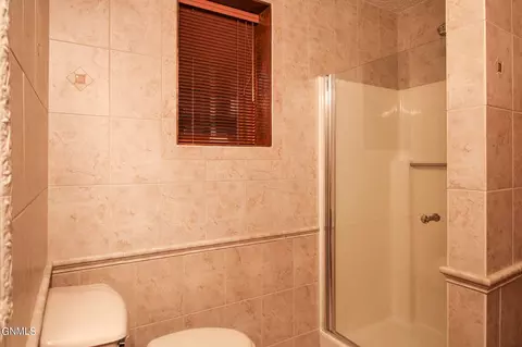 Bath - 306 N Brandon Loop, Bismarck, ND 58503 photo 8 of 10