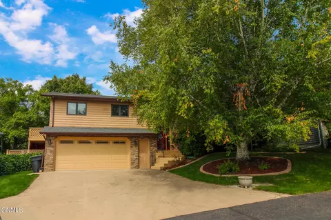 Exterior - 306 N Brandon Loop, Bismarck, ND 58503 photo 24 of 25
