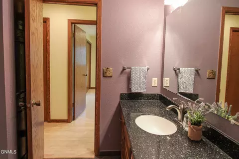 Bath - 306 N Brandon Loop, Bismarck, ND 58503 photo 4 of 10