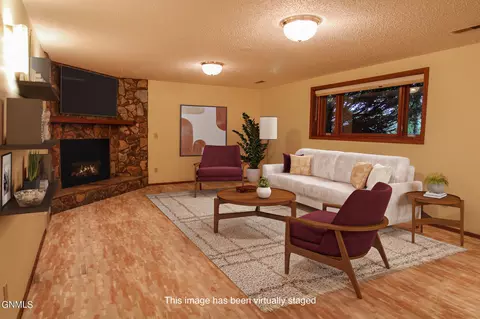 Living - 306 N Brandon Loop, Bismarck, ND 58503 photo 2 of 4