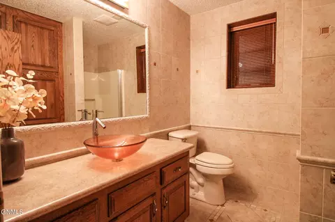 Bath - 306 N Brandon Loop, Bismarck, ND 58503 photo 7 of 10